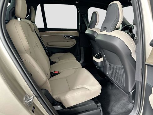 New 2026 Volvo XC90 B5 Core image 24
