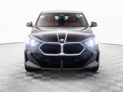 Certified 2025 BMW X2 xDrive28i image 8