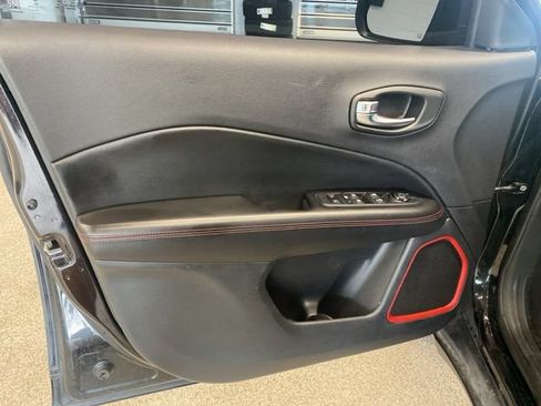 Used 2020 Jeep Compass Trailhawk AWD/4WD image 27