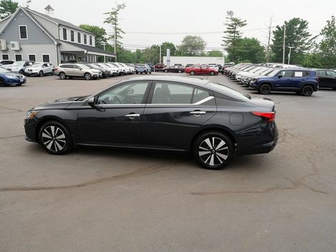 Used 2022 Nissan Altima 2.5 SV AWD/4WD image 8
