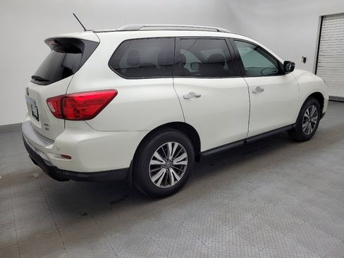 Used 2017 Nissan Pathfinder SV image 10