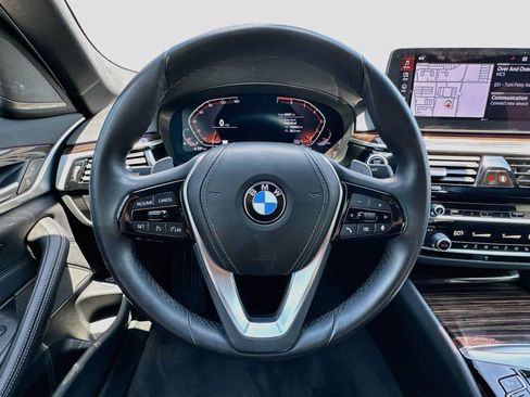 Used 2023 BMW 530i w/ Premium Package RWD image 11