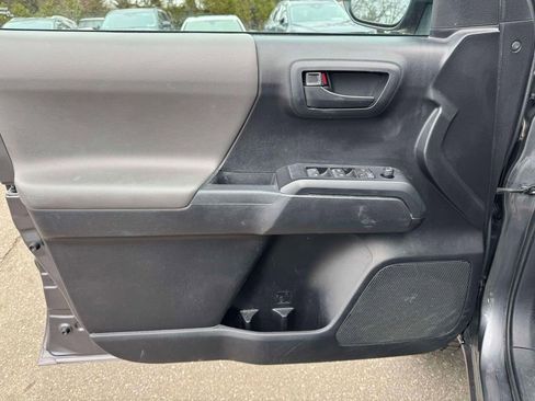 Used 2021 Toyota Tacoma SR AWD/4WD image 14
