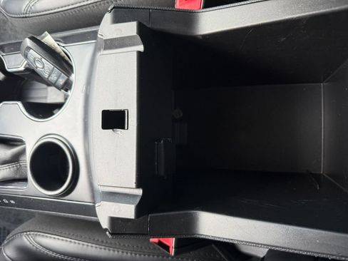 Used 2019 Ford Explorer XLT w/ Equipment Group 202A FWD image 41