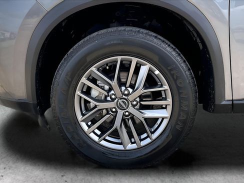 Used 2023 Nissan Rogue S AWD/4WD image 32