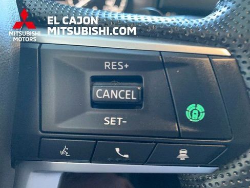 Used 2025 Mitsubishi Outlander AWD image 20