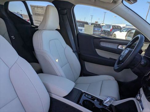 New 2026 Volvo XC40 B4 Plus w/ Climate Package image 14