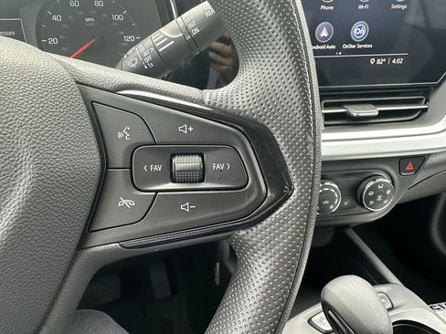 Used 2024 Chevrolet Trax LS w/ LS Convenience Package FWD image 28