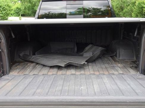 Used 2020 Chevrolet Silverado 1500 High Country w/ Technology Package AWD/4WD image 24