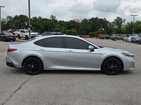 Used 2025 Toyota Camry LE FWD image 6
