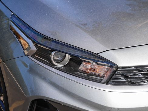 Used 2023 Kia Forte LXS FWD image 4