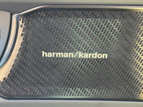 Used 2019 Volvo XC40 T5 Momentum image 38