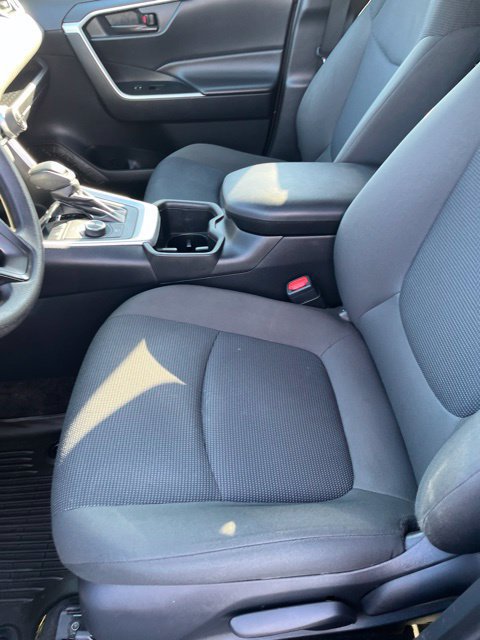 Used 2024 Toyota RAV4 LE AWD/4WD image 5