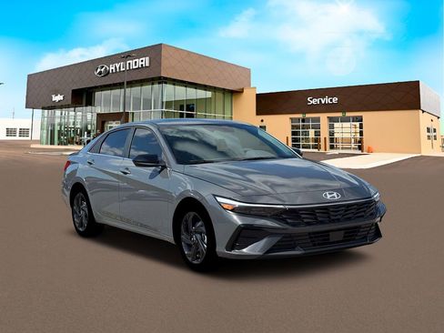 New 2026 Hyundai Elantra SEL Sport FWD image 11