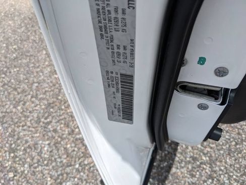 Used 2018 Dodge Charger SXT RWD image 36