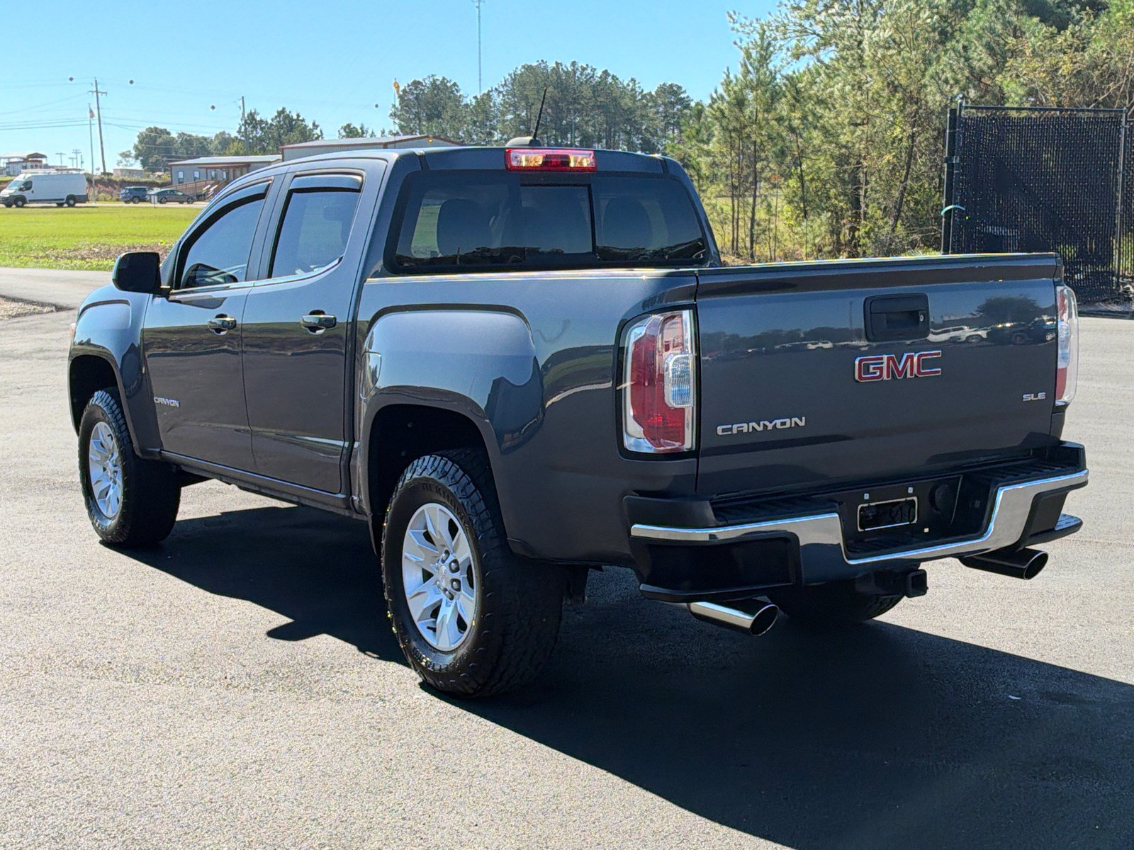 Used 2017 GMC Canyon SLE w/ SLE Convenience Package RWD image 7