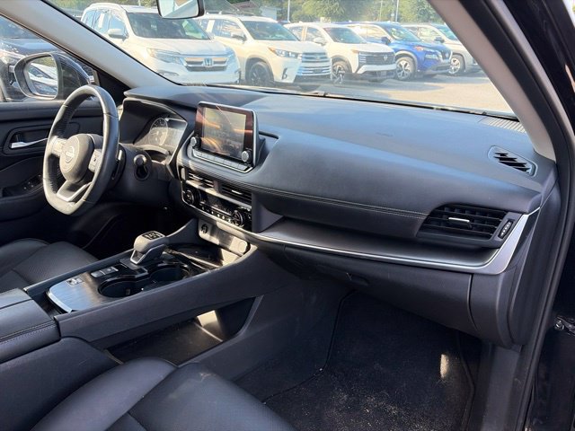Used 2024 Nissan Rogue SV w/ SV Premium Package FWD image 11