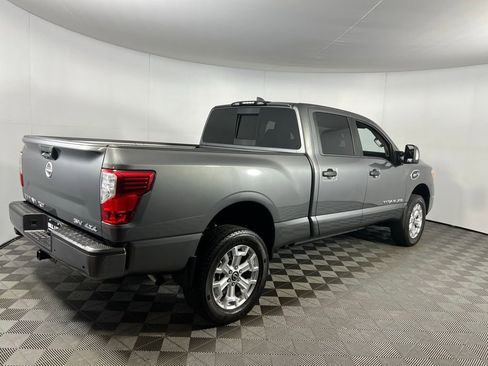 Used 2024 Nissan Titan SV w/ SV Convenience Package image 6