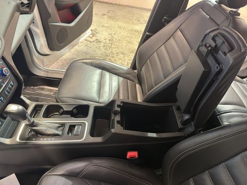 Used 2018 Ford Escape Titanium w/ Ford Safe & Smart Package AWD/4WD image 19