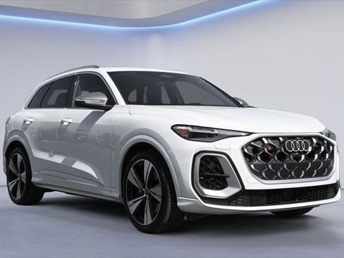Certified 2025 Audi SQ5 Premium Plus w/ Premium Plus Package AWD/4WD image 2