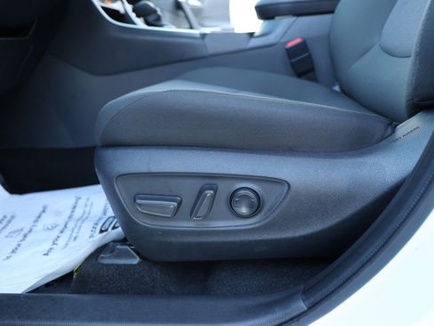 Certified 2025 Toyota RAV4 XLE image 40