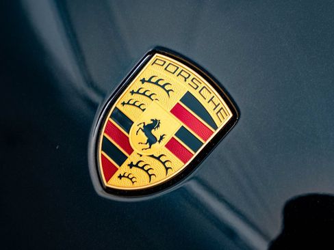Certified 2023 Porsche Macan S AWD/4WD image 21