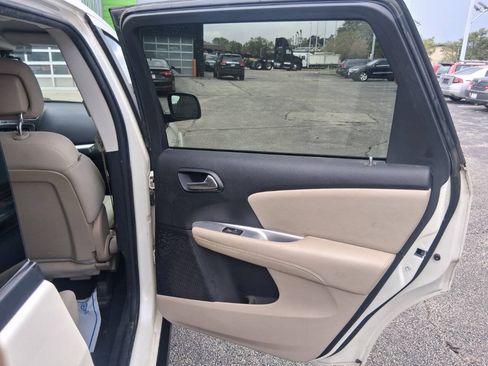 Used 2012 Dodge Journey SXT w/ Popular Equipment Group FWD image 8