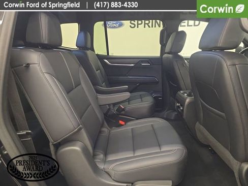 Used 2024 GMC Acadia Elevation image 12