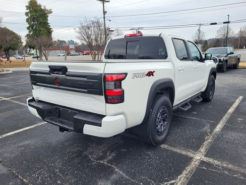 Used 2025 Nissan Frontier PRO-4X w/ Pro Convenience Package image 4