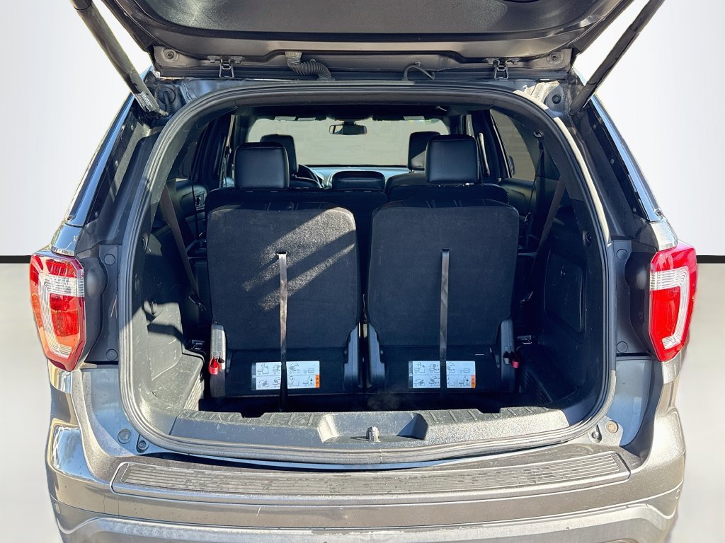 Used 2018 Ford Explorer XLT w/ Equipment Group 202A FWD image 35