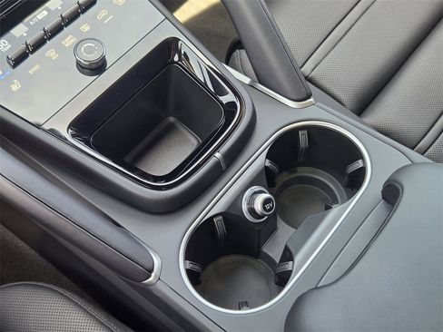 Used 2025 Porsche Cayenne S image 23