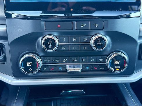 Used 2022 Ford Expedition Max XLT image 17