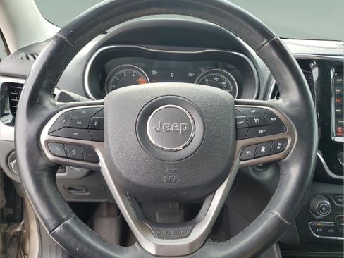 Used 2019 Jeep Cherokee Limited w/ Technology Group AWD/4WD image 16