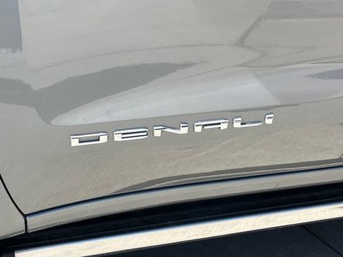 Used 2025 GMC Sierra 1500 Denali Ultimate AWD/4WD image 8