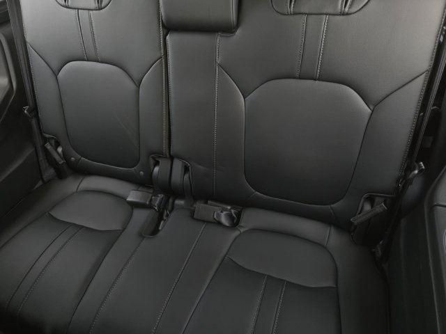 Used 2025 Honda Pilot Elite image 15