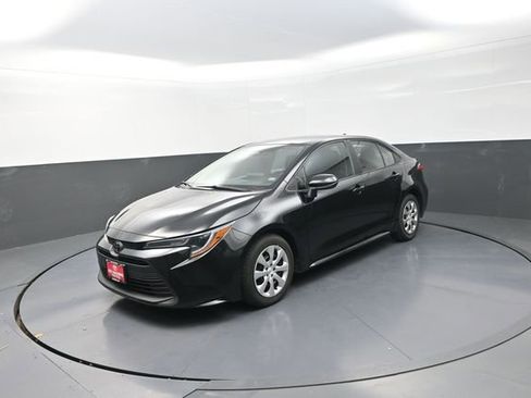 Used 2024 Toyota Corolla LE FWD image 38