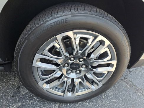 Used 2024 GMC Yukon Denali Ultimate AWD/4WD image 20