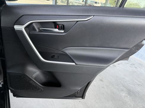 Used 2021 Toyota RAV4 XLE w/ Convenience Package AWD/4WD image 31