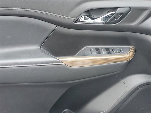 Certified 2023 GMC Acadia SLE image 16