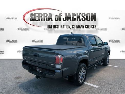 Used 2023 Toyota Tacoma Limited AWD/4WD image 9