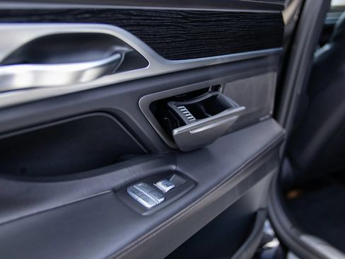 Used 2020 BMW 740i w/ M Sport Package RWD image 29