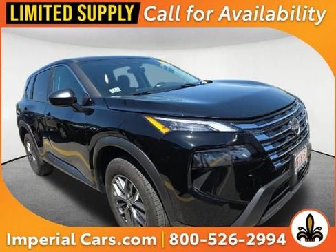 Used 2024 Nissan Rogue S AWD/4WD image 1