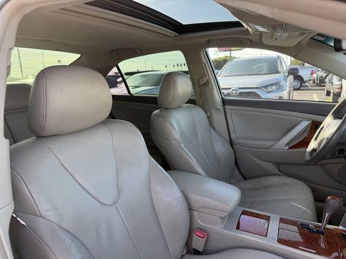 Used 2011 Toyota Camry XLE image 30