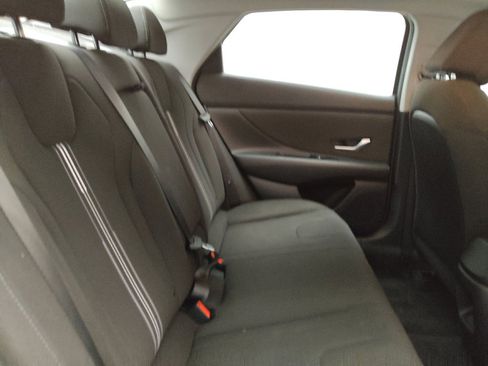 Used 2025 Hyundai Elantra SEL FWD image 19
