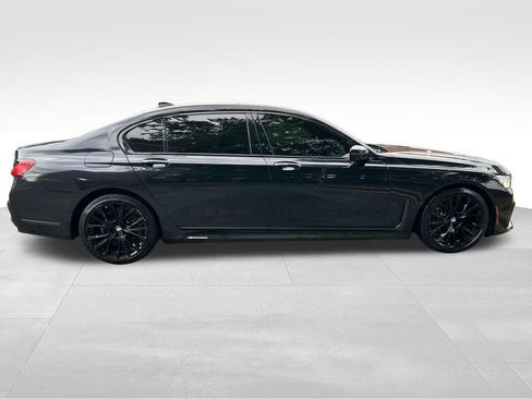 Used 2021 BMW 740i w/ M Sport Package RWD image 7