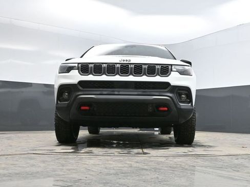 Used 2025 Jeep Compass Trailhawk image 52