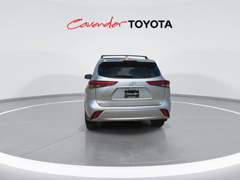 Used 2022 Toyota Highlander Platinum AWD/4WD image 7