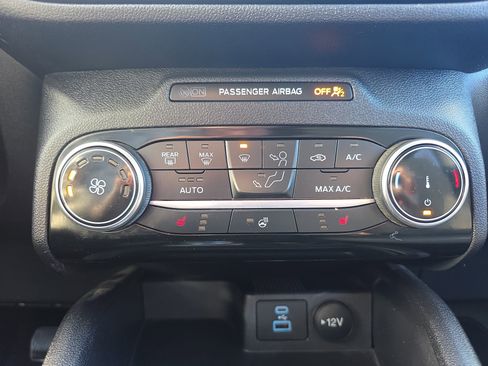 Certified 2022 Ford Escape SE w/ Cold Weather Package image 40