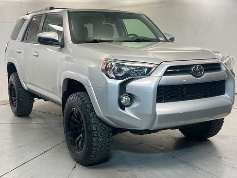 Used 2020 Toyota 4Runner SR5 w/ Wilderness Package AWD/4WD image 7