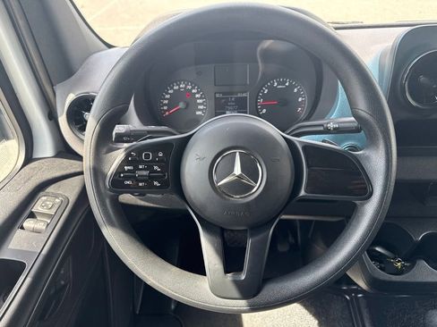 Used 2023 Mercedes-Benz Sprinter 2500 image 10
